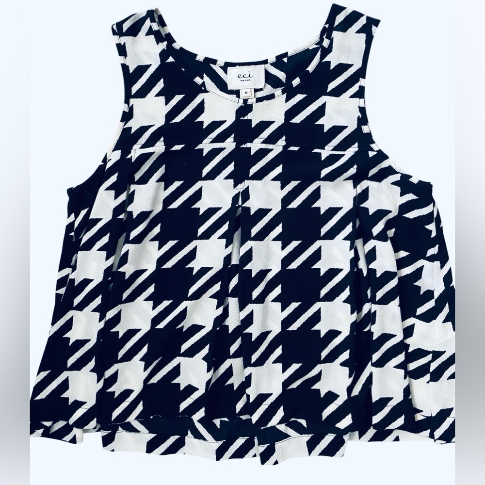 ECI Women's Navy and White Geometric Blouse